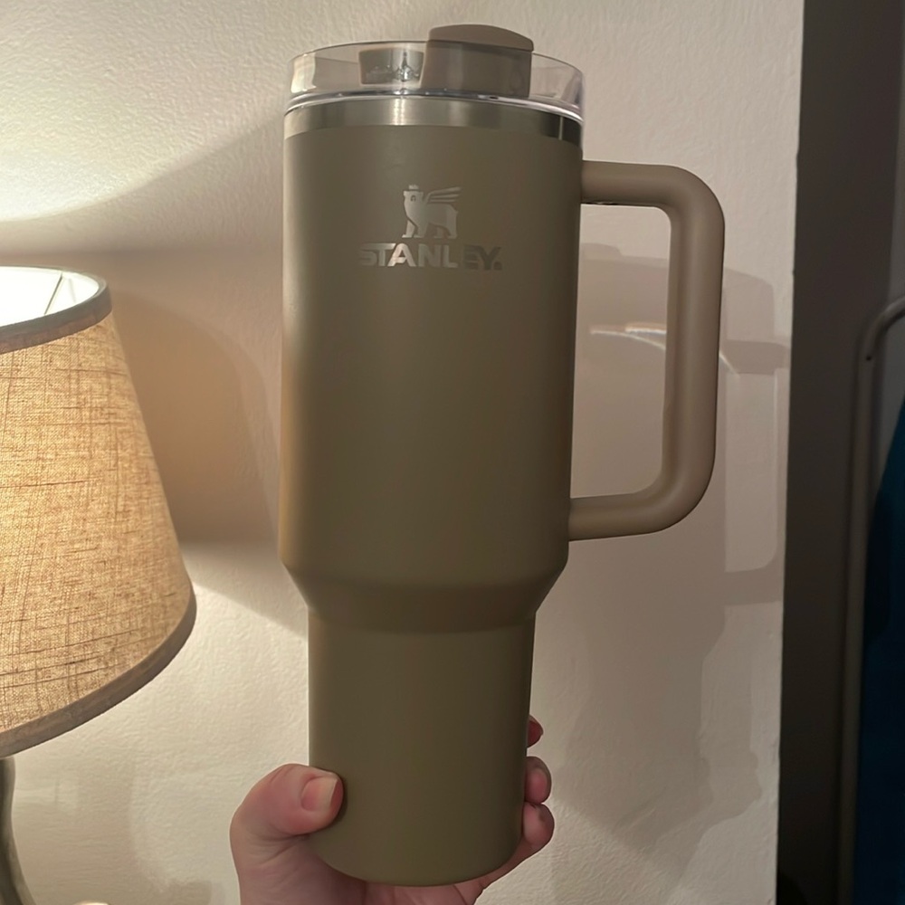 Stanley x hearth hand magnolia target basic brown 40oz Stanley cup